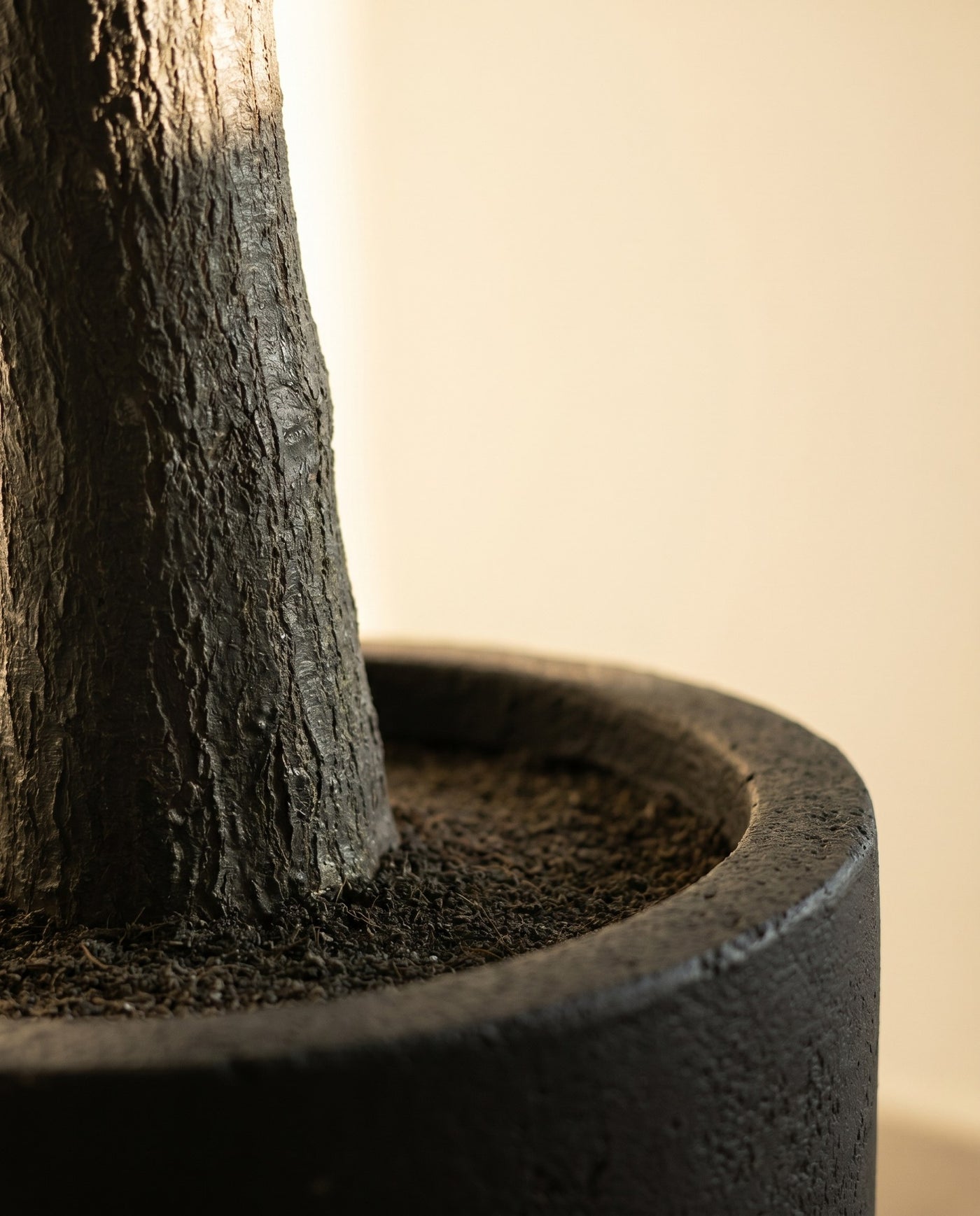 Maison Moya - Osmanthus Faux Indoor Tree - 04 closeup-base
