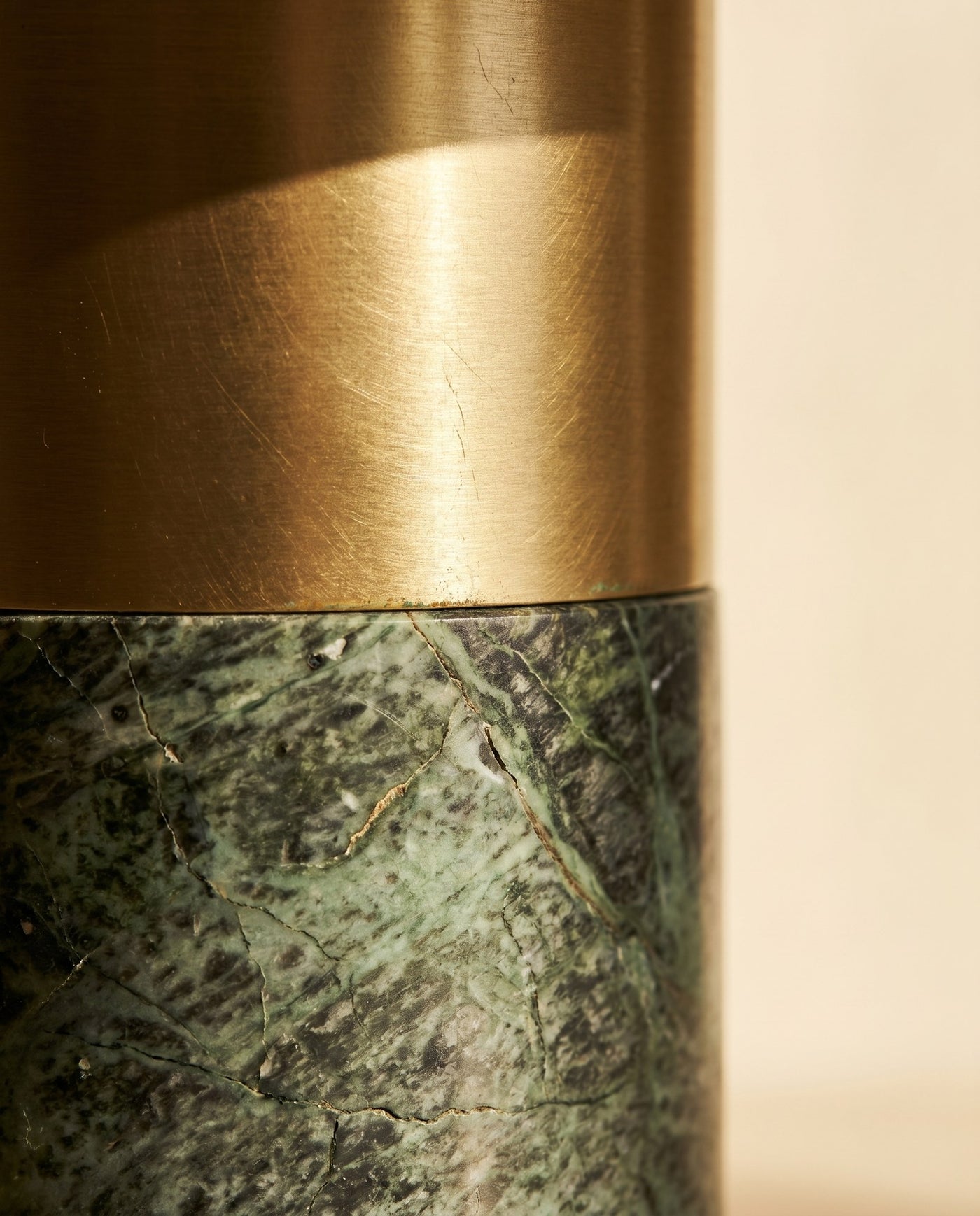 Maison Moya - Pâle Travertine Half-Dome Table Lamp - 04 closeup-base