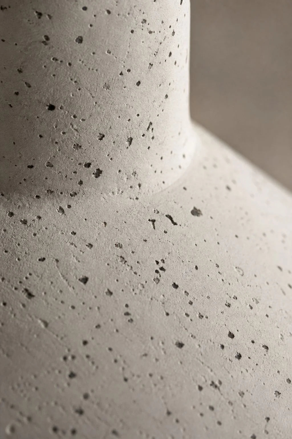 Maison Moya - Cône Coolie Plaster Pendant Lamp - closeup surface