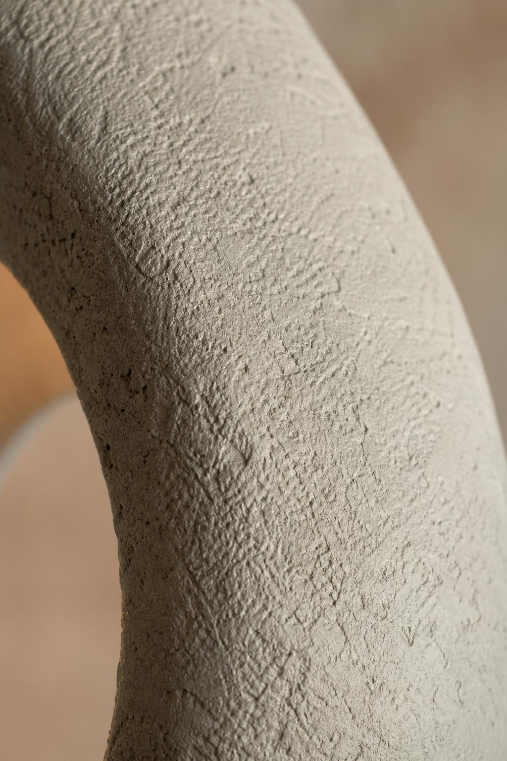 Maison Moya - Anneau Open-Form distinctive Pendant Lamp - closeup surface