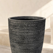 Maison Moya — Strié Textured Cylinder Planter — détail matière et rebord