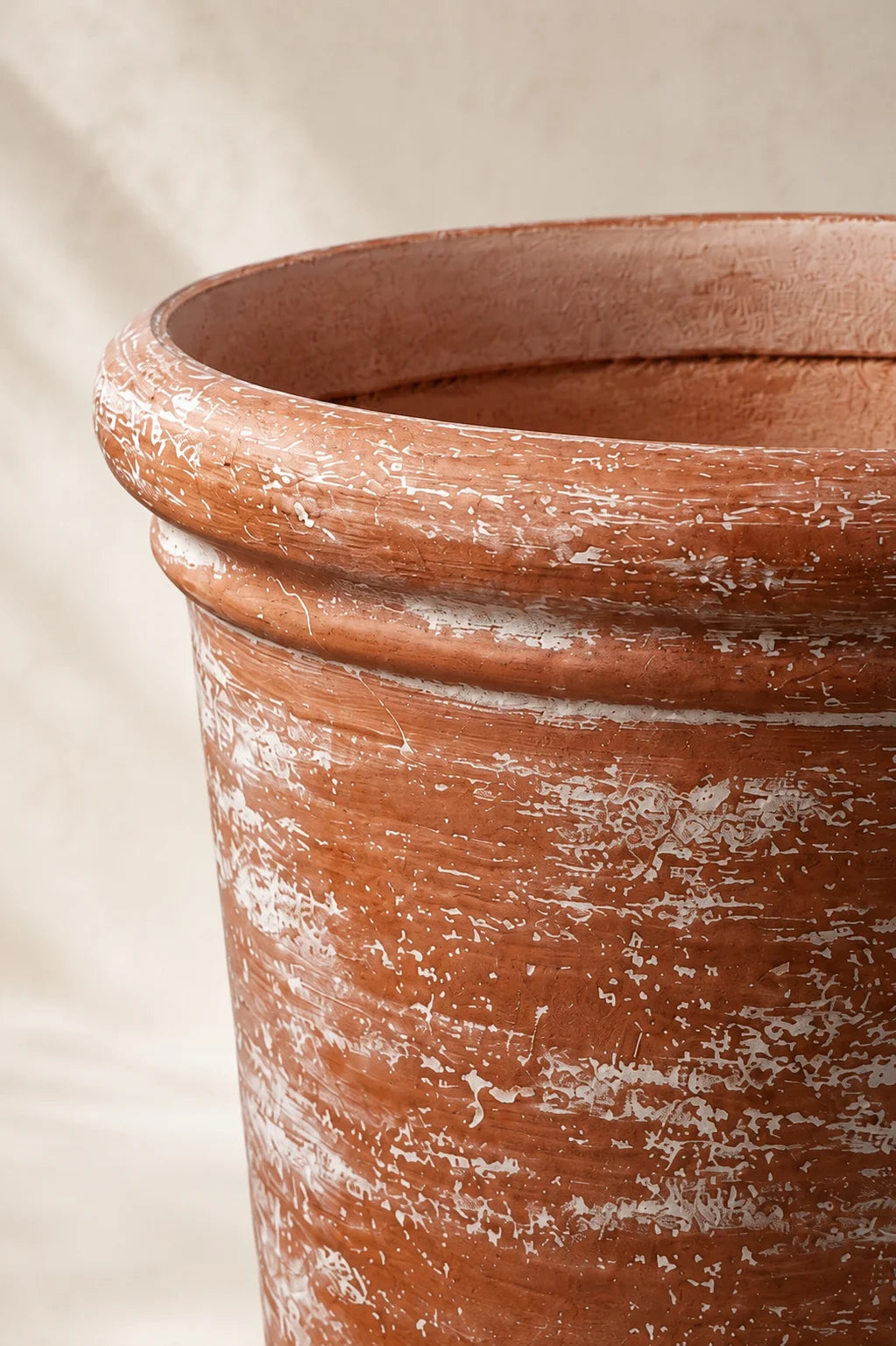Maison Moya — Tonneau Garden Barrel Planter — détail matière et rebord