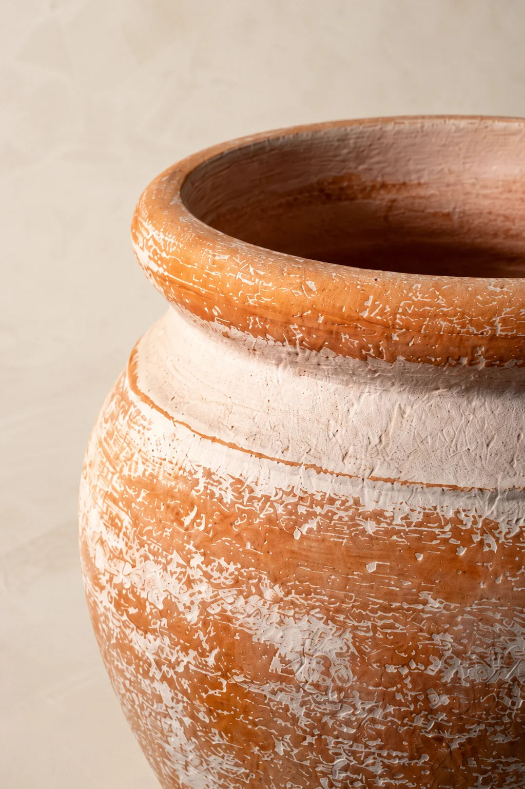 Maison Moya — Toscane Mediterranean Belly Planter — détail matière et rebord