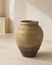 Maison Moya — Jar Antique Belly Floor Planter — mise en scène Maison Moya