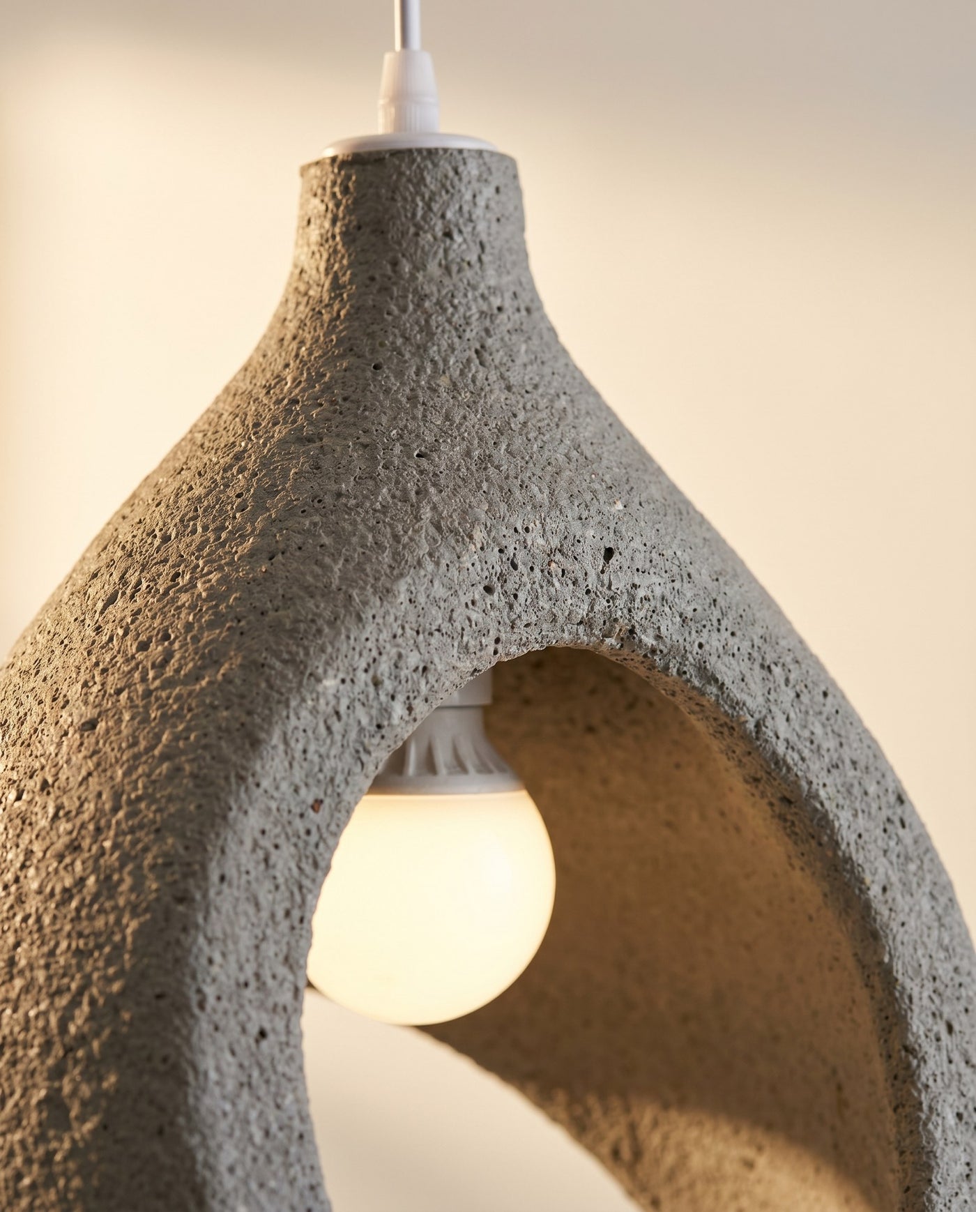 Maison Moya - Anneau Open-Form Sculptural Pendant Lamp - 03 closeup-top