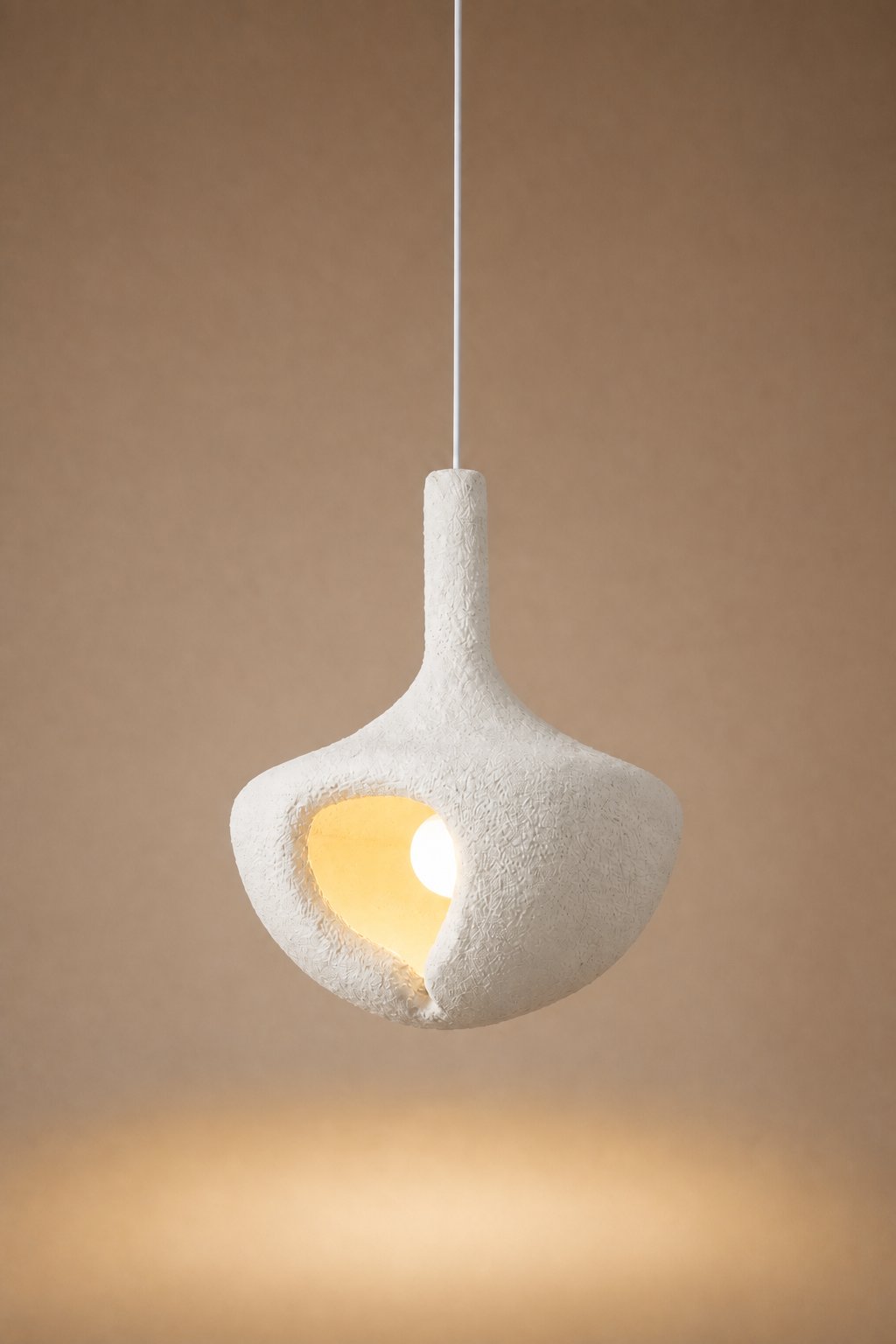 Maison Moya - diamant-inverted-teardrop-pendant - Blanc Craie
