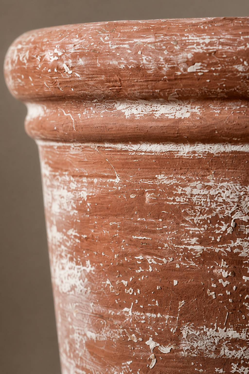 Maison Moya - Tonneau Garden Barrel Planter - closeup surface